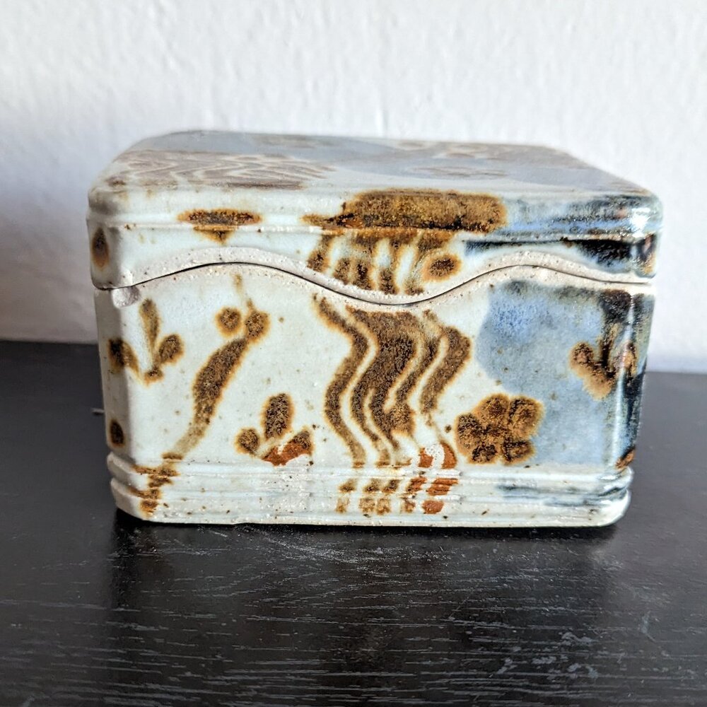 Studio Art Stoneware Pottery Rectangle Trinket Box Signed